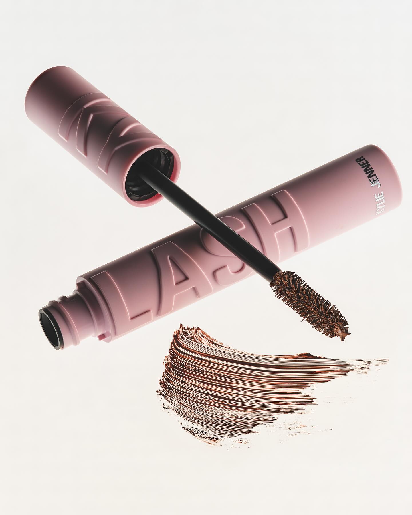 Kylie Cosmetics Kylash Volume Mascara full size — Kylie Cosmetics