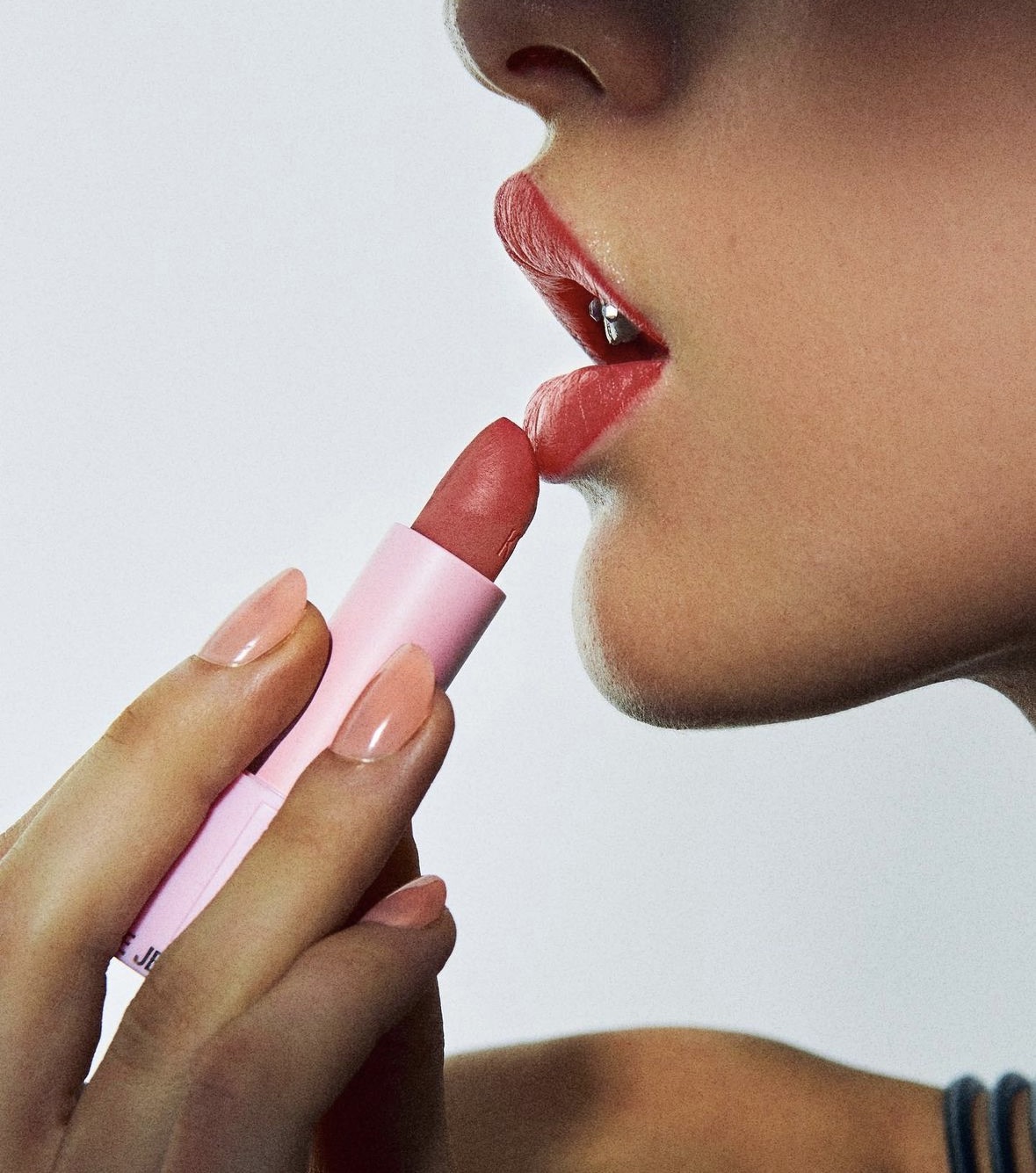 Kylie Cosmetics Matte & Crème Lipstick primary packaging — Kylie Cosmetics
